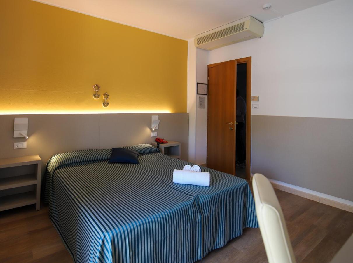 Hotel Stockholm Lido di Jesolo Exterior photo