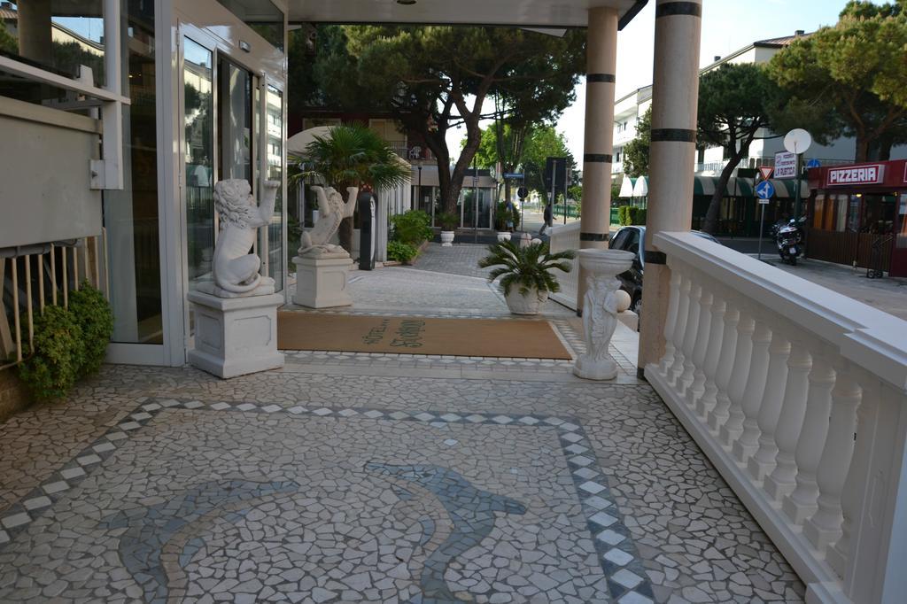 Hotel Stockholm Lido di Jesolo Exterior photo