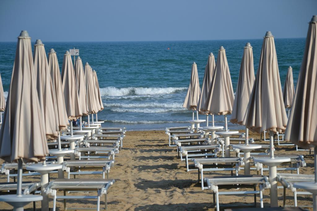 Hotel Stockholm Lido di Jesolo Exterior photo