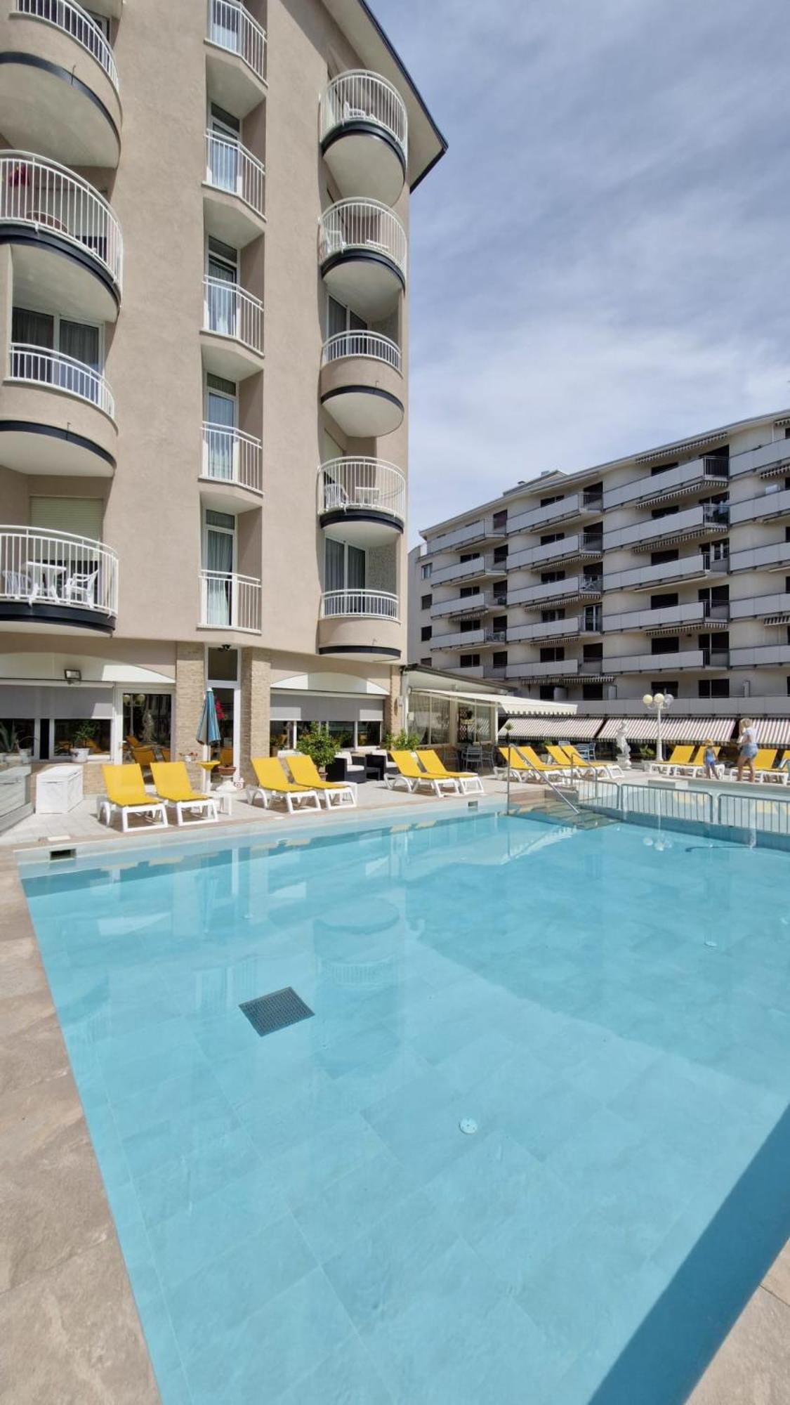 Hotel Stockholm Lido di Jesolo Exterior photo