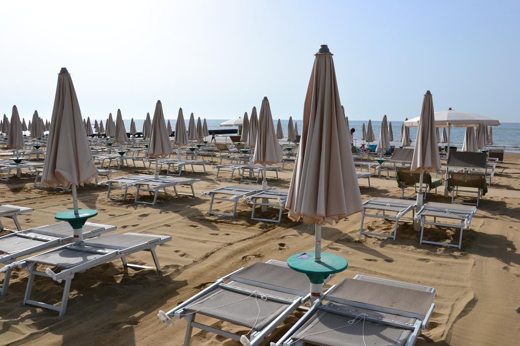 Hotel Stockholm Lido di Jesolo Exterior photo